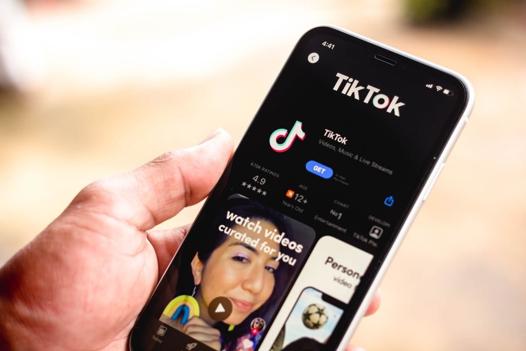 what-does-pinned-mean-on-tiktok-pinned-videos-comments-mediabizid