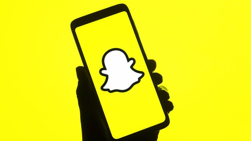 How to See Snapchat Conversation History