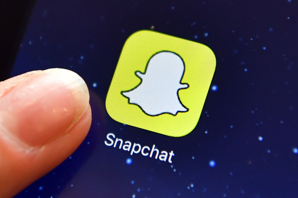   What Does the Yellow Heart Mean on Snapchat? 