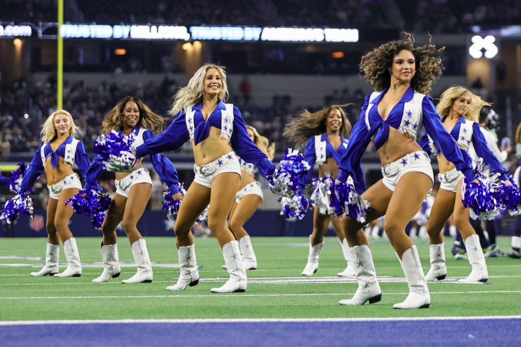 How Much Do Dallas Cowboy Cheerleaders Make? (2022 Updated)