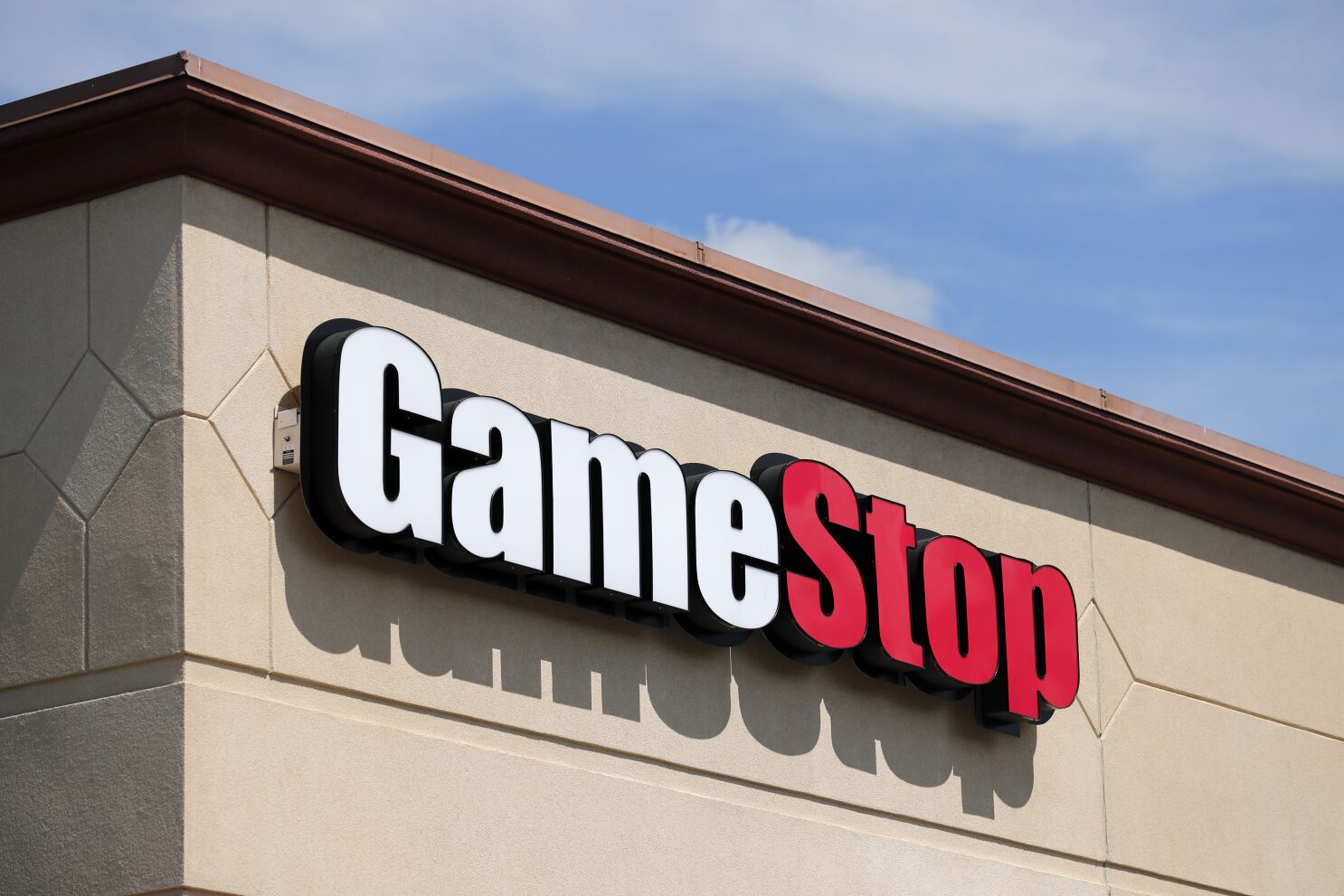 is game stop closing