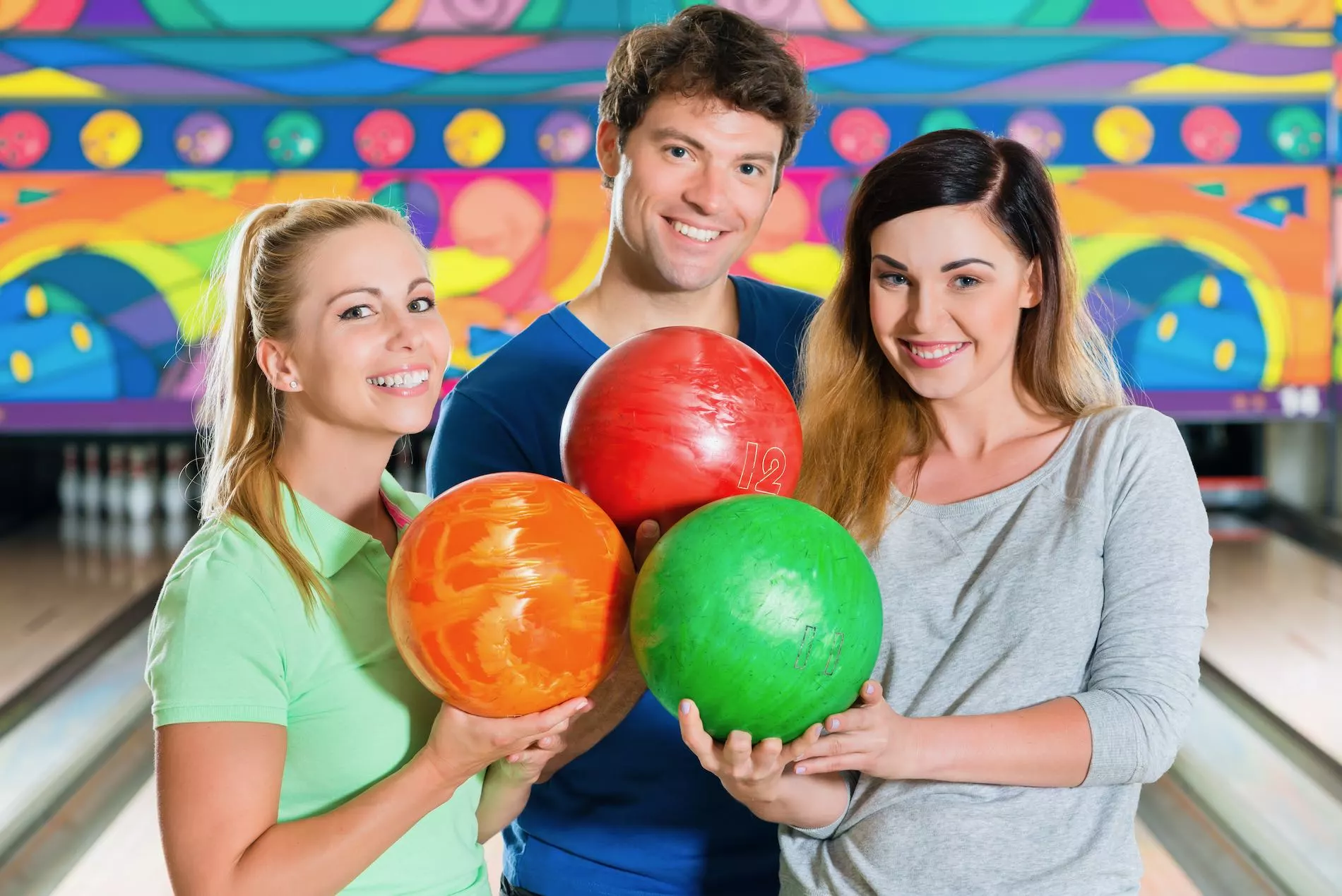 What is the Average Bowling Score for Teenagers?