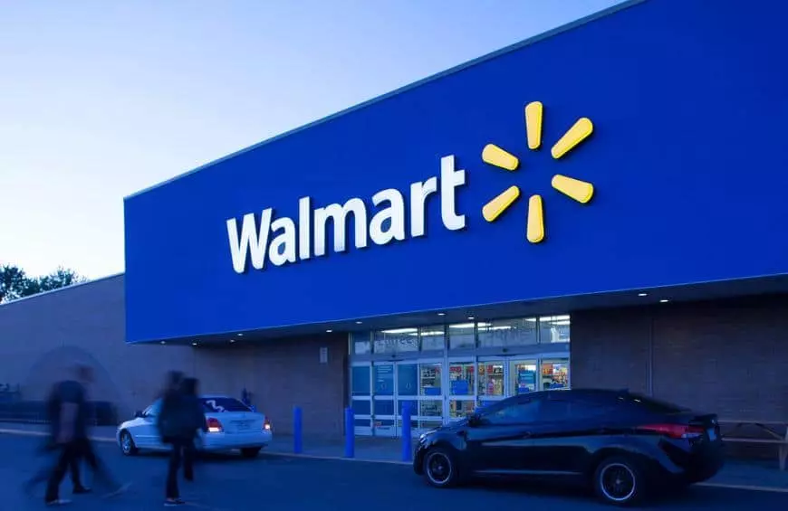 What is the Closing Time of Walmart's Customer Service?