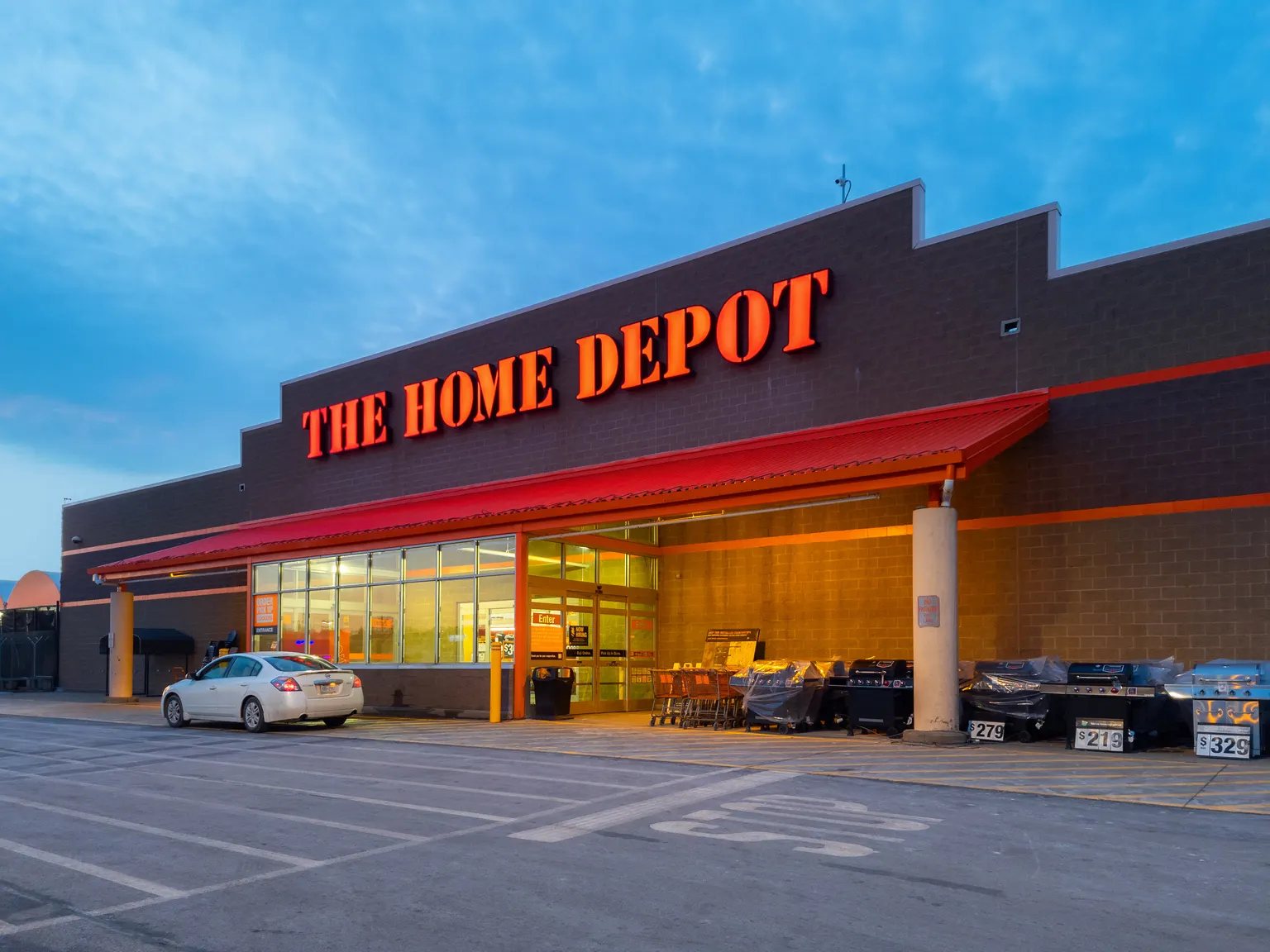 how much does home depot pay