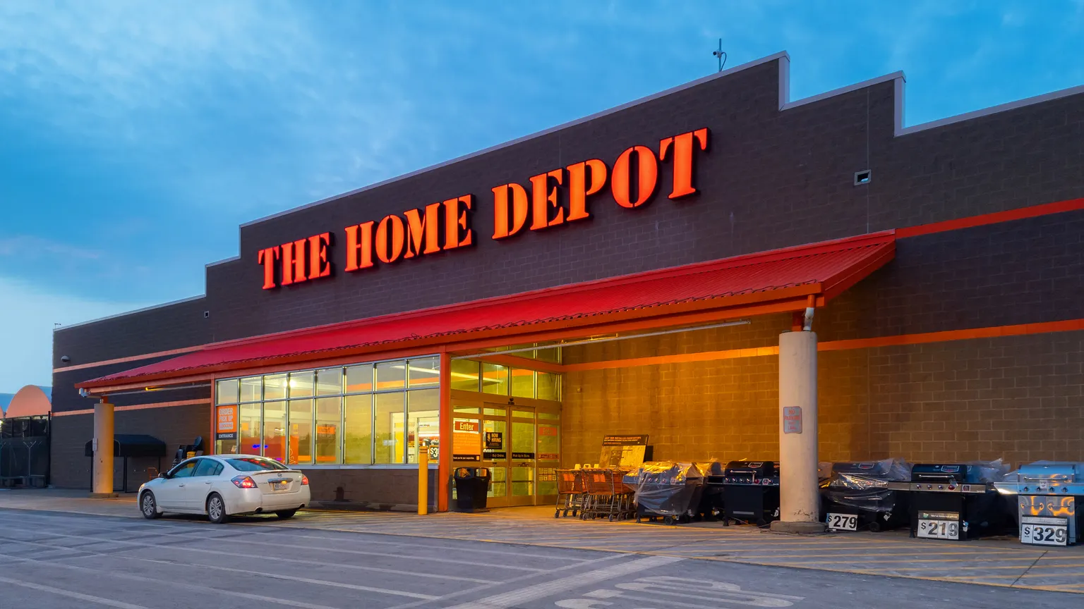 What are Home Depot's Weaknesses?